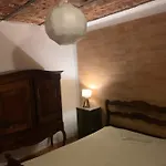 Casa Gecko en el centro geográfico de la ciudad