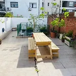 Departamento 3 ambientes con patio, terraza y parrila