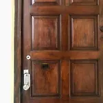 Bohemian & Cozy Apartment Super Close To Tourist Area!