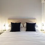 Iris Elegant Apartment