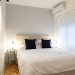 Iris Elegant Apartment