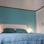 Amplia Habitacion Estilo Luis XV