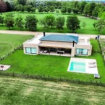 Rentup - Retiro De Lujo Casa Moderna Con Jardin Y Piscina En Pilar