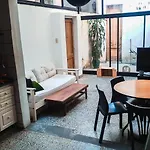 Casa Compartida Con Patio Y Sol