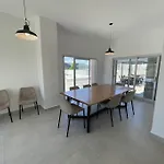 Moderno Estudio Con Balcon Y Piscina- 5L