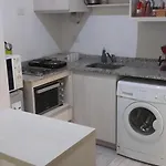 Amplio monoambiente en edificio nuevo con estacionamiento