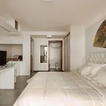 Minimalist Style Luxury Loft With Daily Maid Service