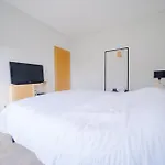 Elegante Y Moderno Departamento Con Terraza