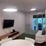 Modern And Cozy Apt, Wifi Hv, Spacious Kitchen