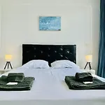 Cool & Chic Apartament