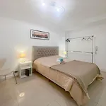 Charming Stay With Patio In Colegiales
