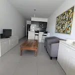 Luxury And Comfort Vizion Hollywood By Carpincho Re