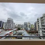 Amplio 3 Ambientes - Con Balcon Y Mucha Luz!