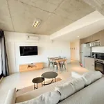 Amplio Loft Con Balcon Sobre La Av 9 De Julio 6C