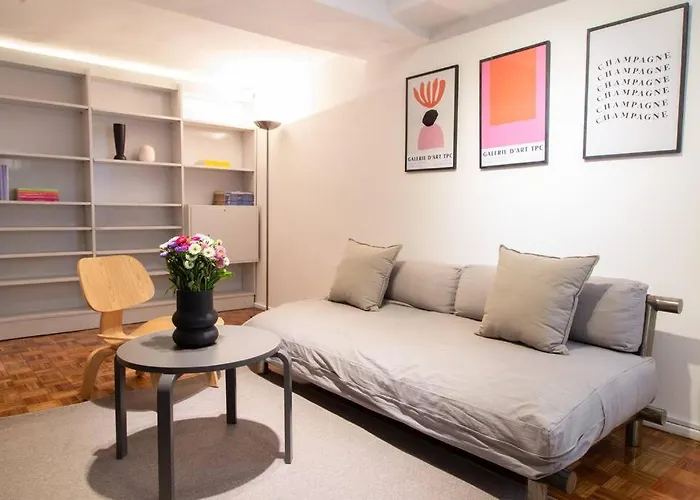 Iris Elegant Apartment