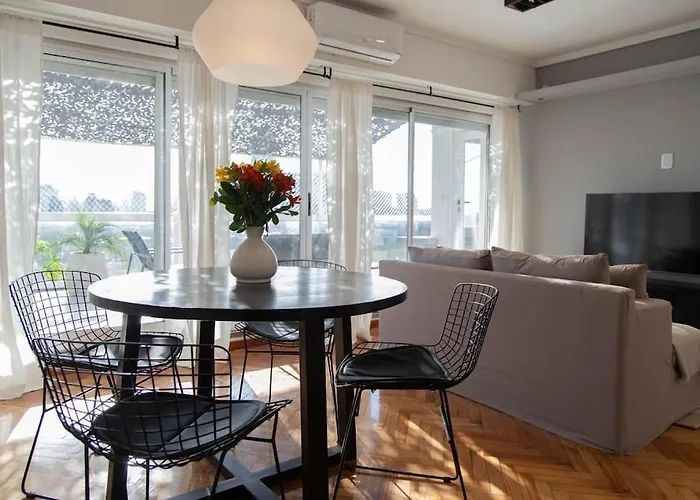 Lila Luminous Apartment