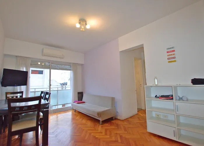 Cómodo y luminoso, 1 dormitorio, cocina, balcón