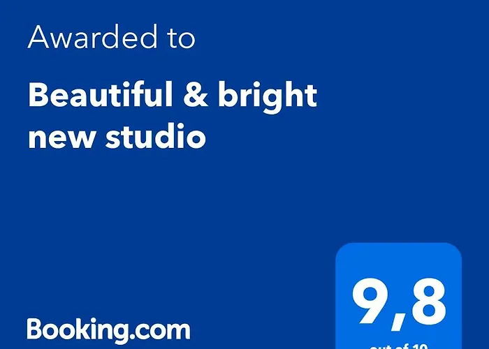 Beautiful & Bright New Studio