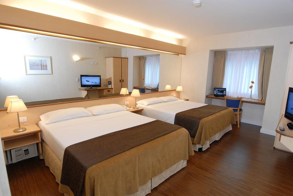 Aeroparque & Hotel 3*