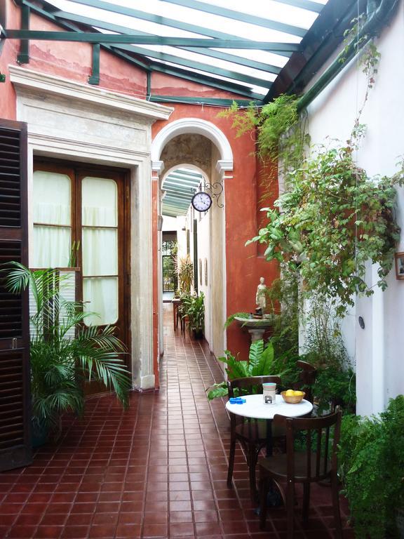 De La Luna Bed and breakfast 3*