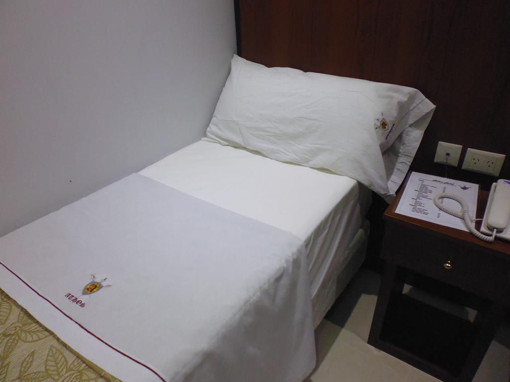 Athos Hotel 3*