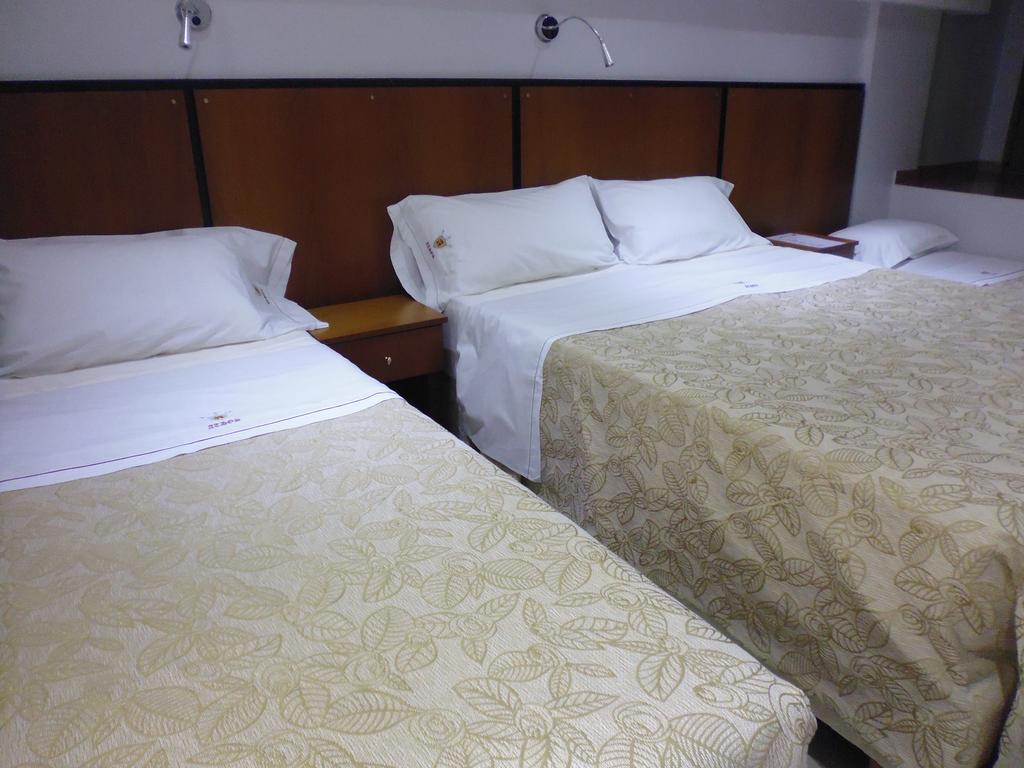 Athos Hotel 3*