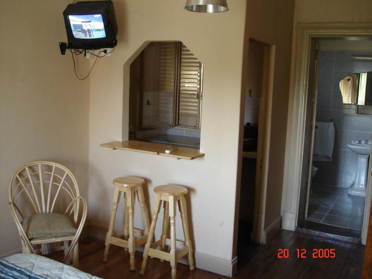 Hotel De La Rue