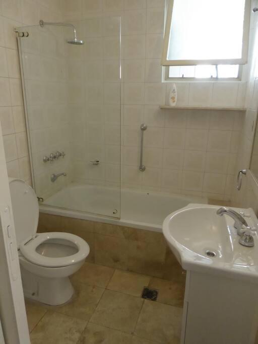 Larrea Y Santa Fe Apartamento *