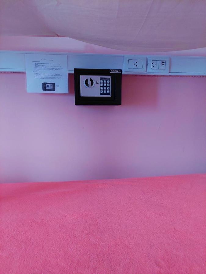 Hotel Ba Stop House 3*