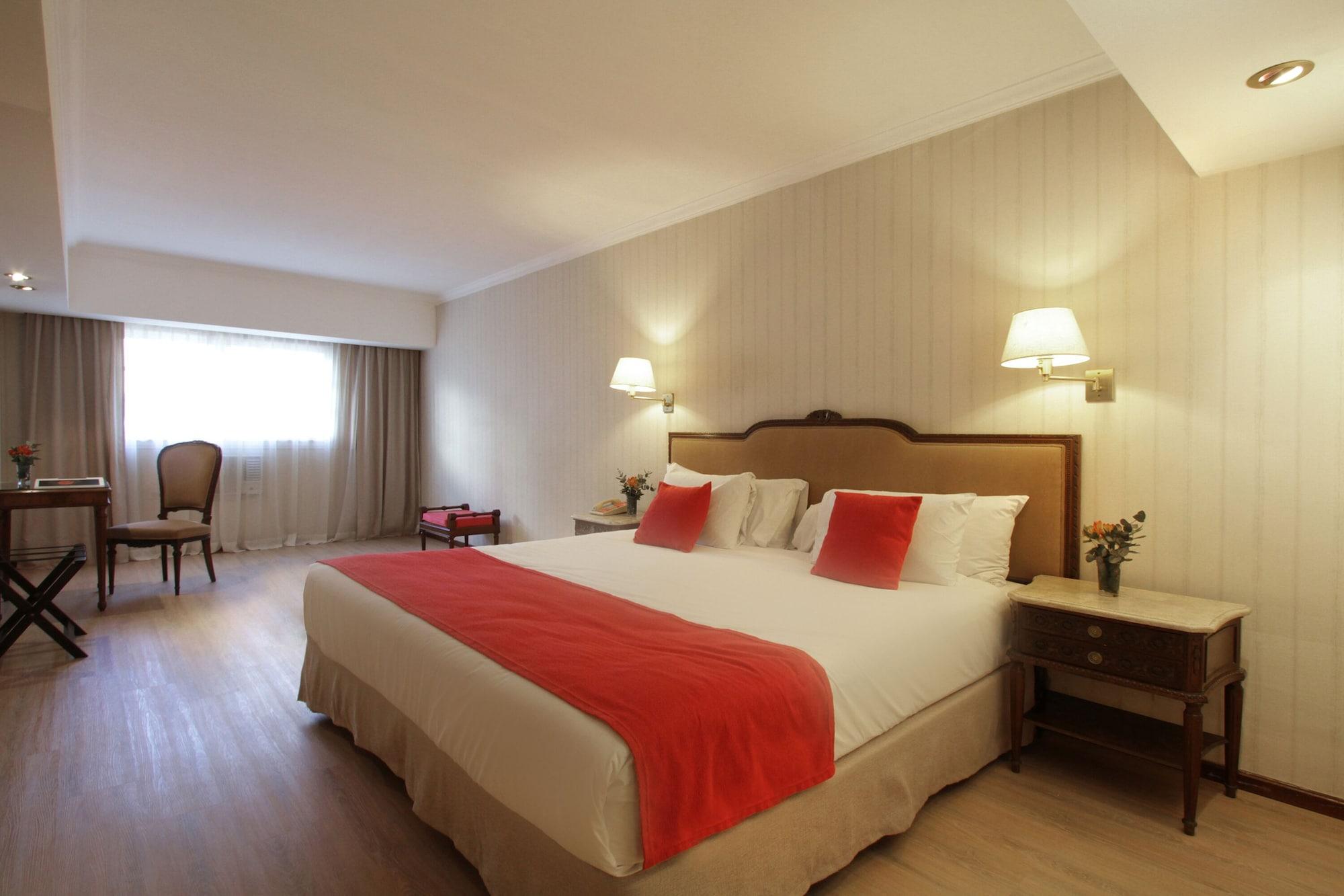Acomodação com café da manhã  Ramada By Wyndham Centro 4*