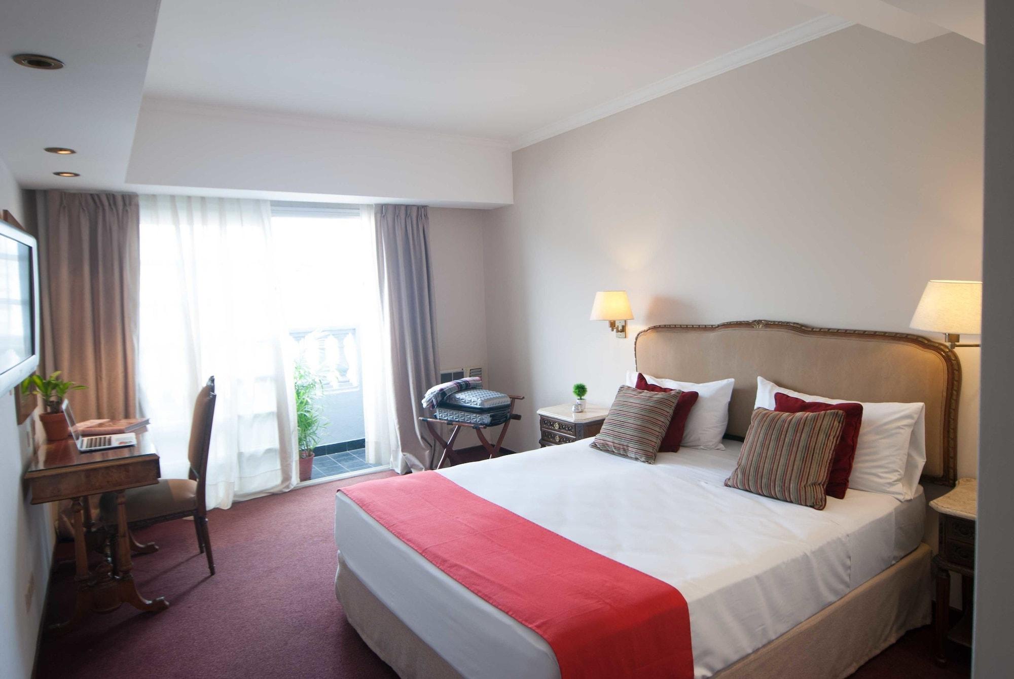 Acomodação com café da manhã  Ramada By Wyndham Centro 4*
