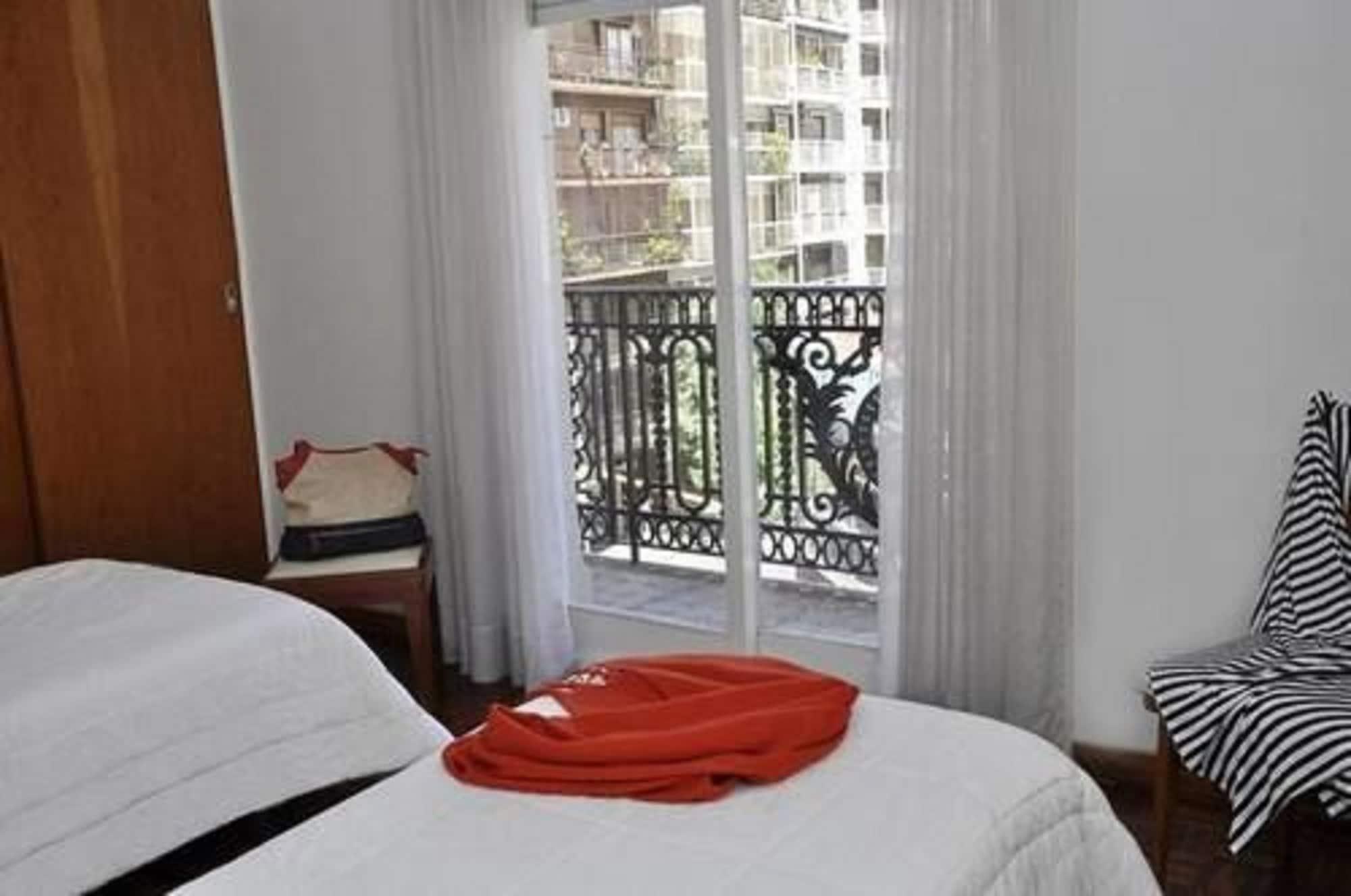 Petit Recoleta Hotel 2*