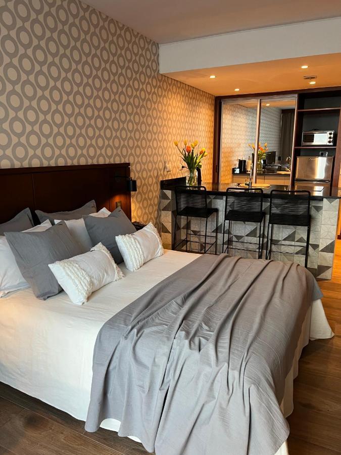 Ian Hotel