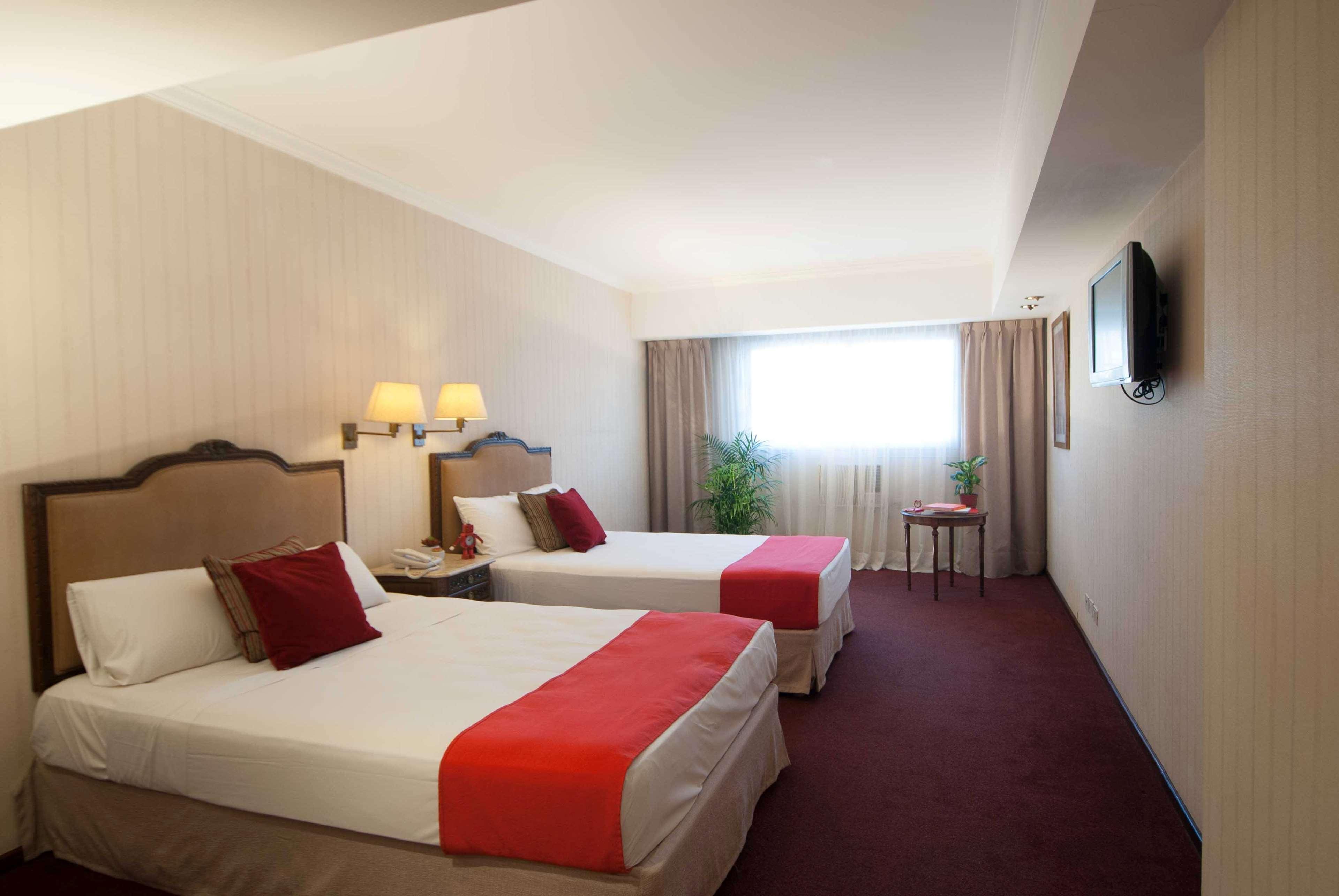 Acomodação com café da manhã  Ramada By Wyndham Centro 4*