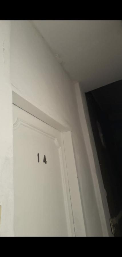 Carmensita Depto A 2 Cuadras De Belgrano Y 9 De Julio Antiguo Y Clasico Edificio De San Telmo Acceso 2do Piso Por Escalera Apartamento Ciudad Autónoma de Buenos Aires