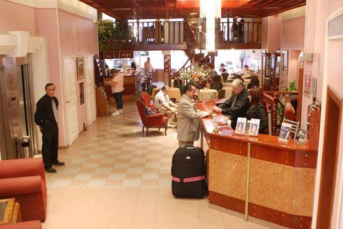 Hotel Art Deco &