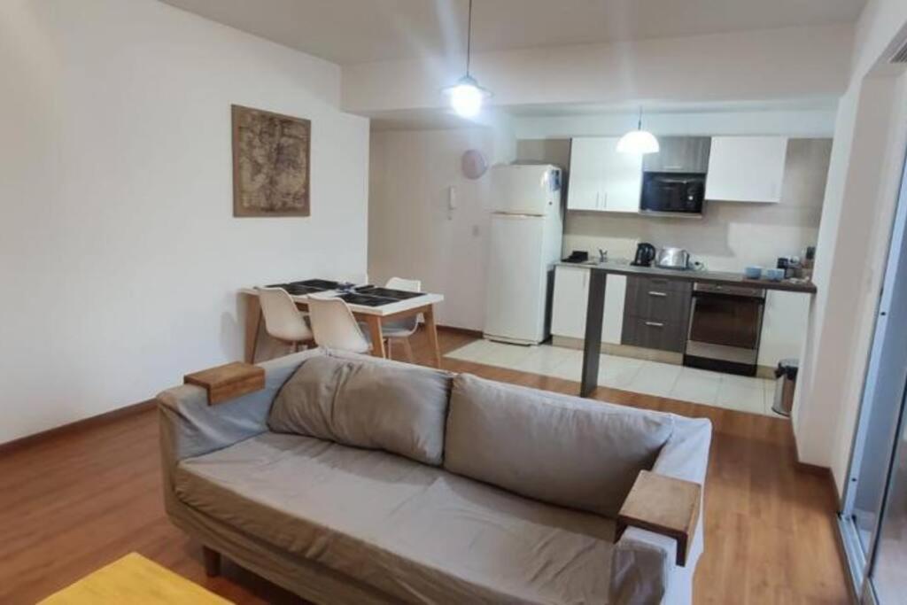 Lujoso Departamento Con Pileta En Crespo- Camargo Apartamento