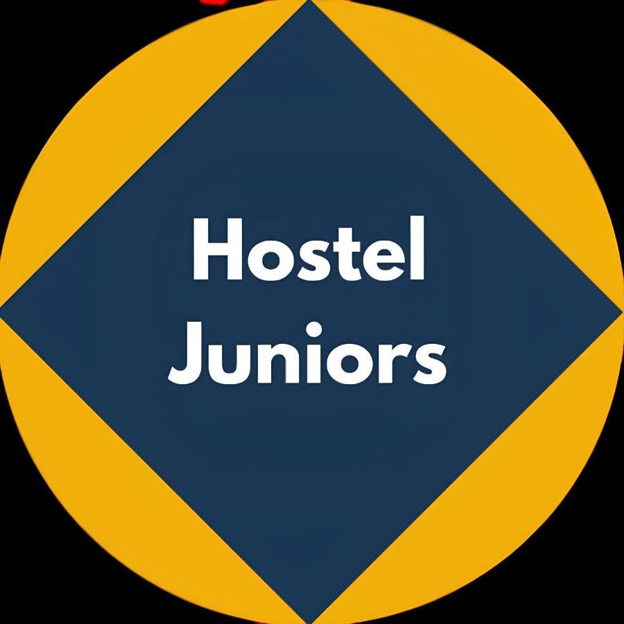 Junior *