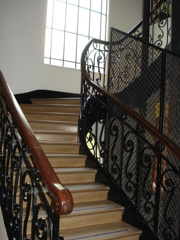 Hotel Alcazar *