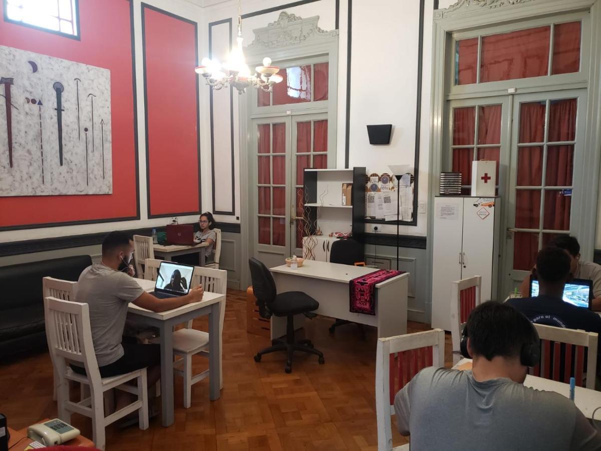 Tinta Roja Residencia Estudiantil Pensión *