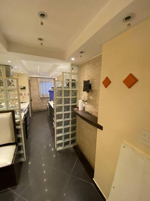 Apartamento Amplio Y Moderno . Barrio Recoleta