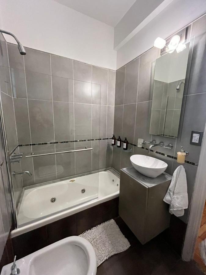 Apartamento Luminoso Y Cómodo 2 Bdr En Colegiales 5pax *