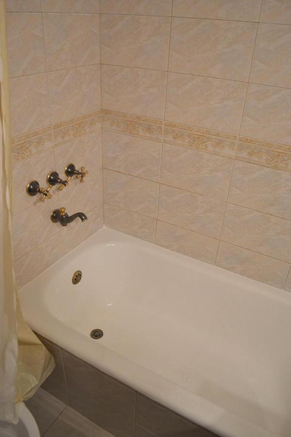 Departamento Centrico - 5 Ambientes - Ideal Grupos Y Familias - *