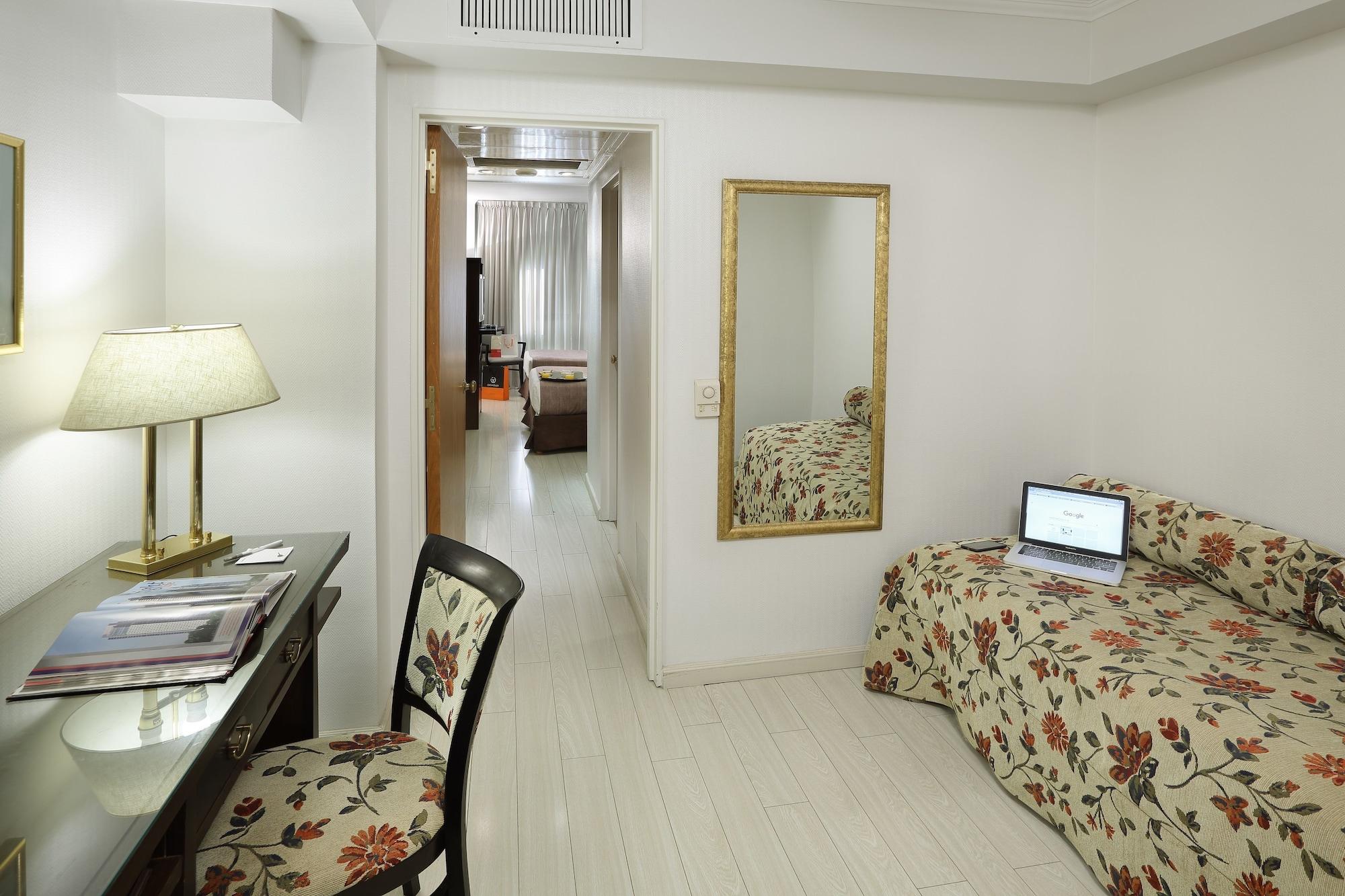 Dolmen Hotel