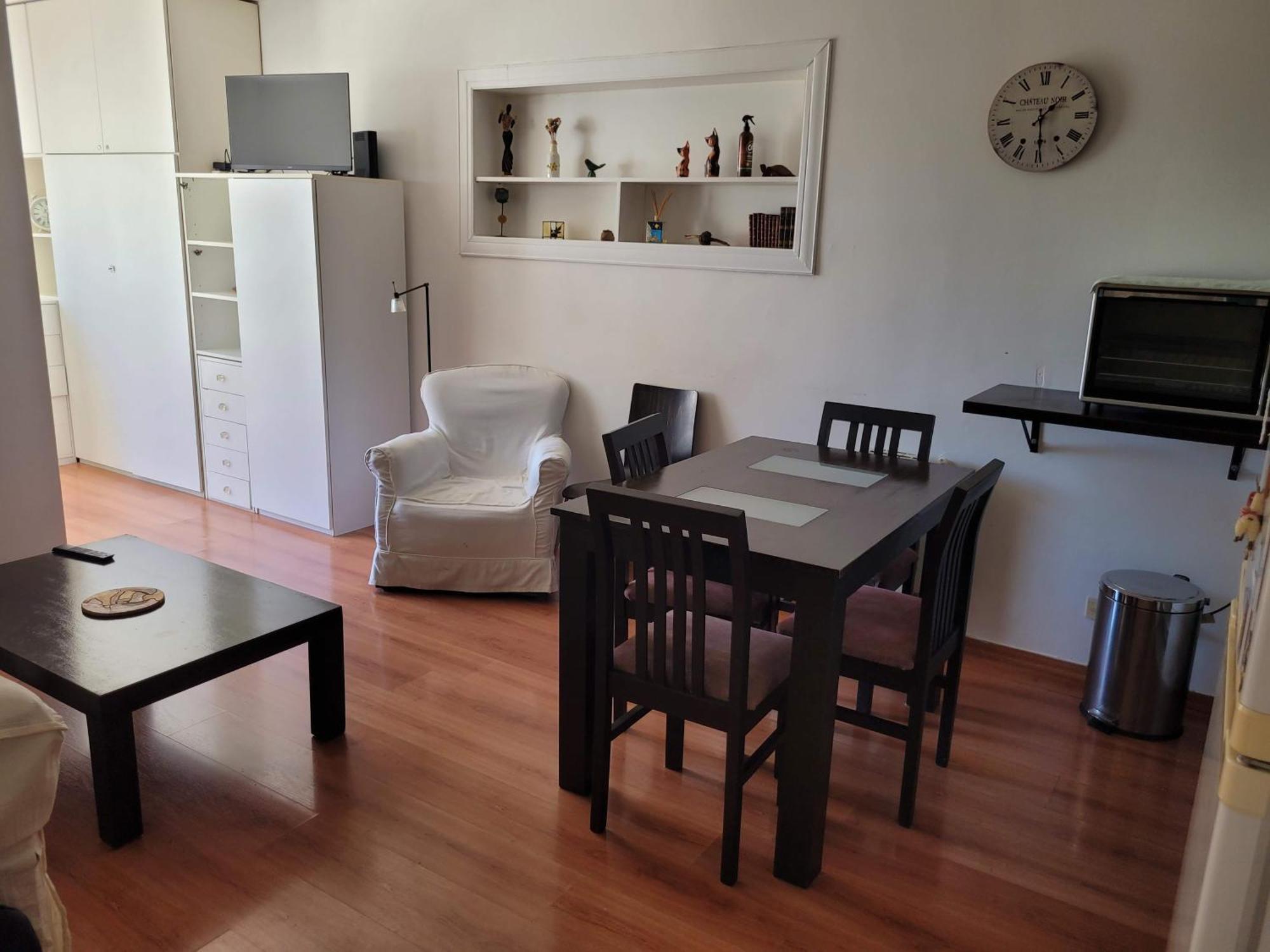Apartamento Studio En Recoleta, Calido Y Colorido