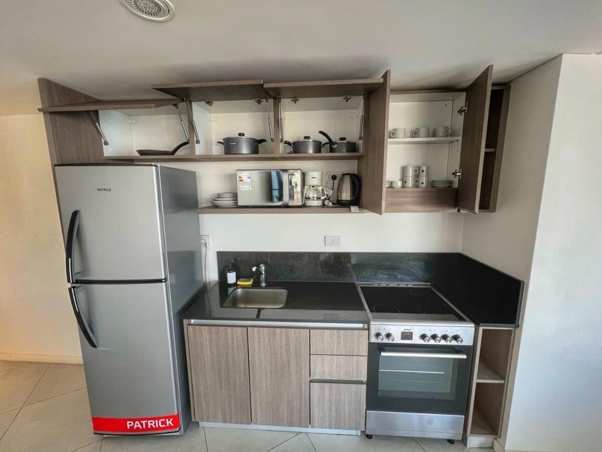Apartamento Amplio Loft Con Balcon Sobre La Av 9 De Julio 6c