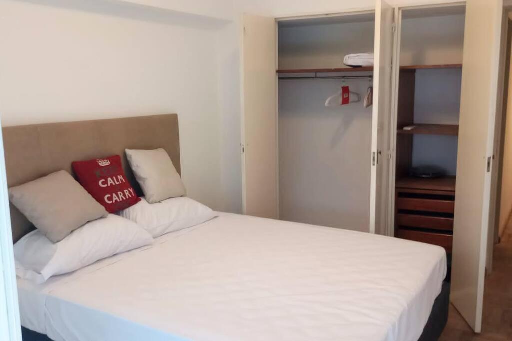 Apartamento Super Depto. A Metros Del Obelisco. Todo A Nuevo. *