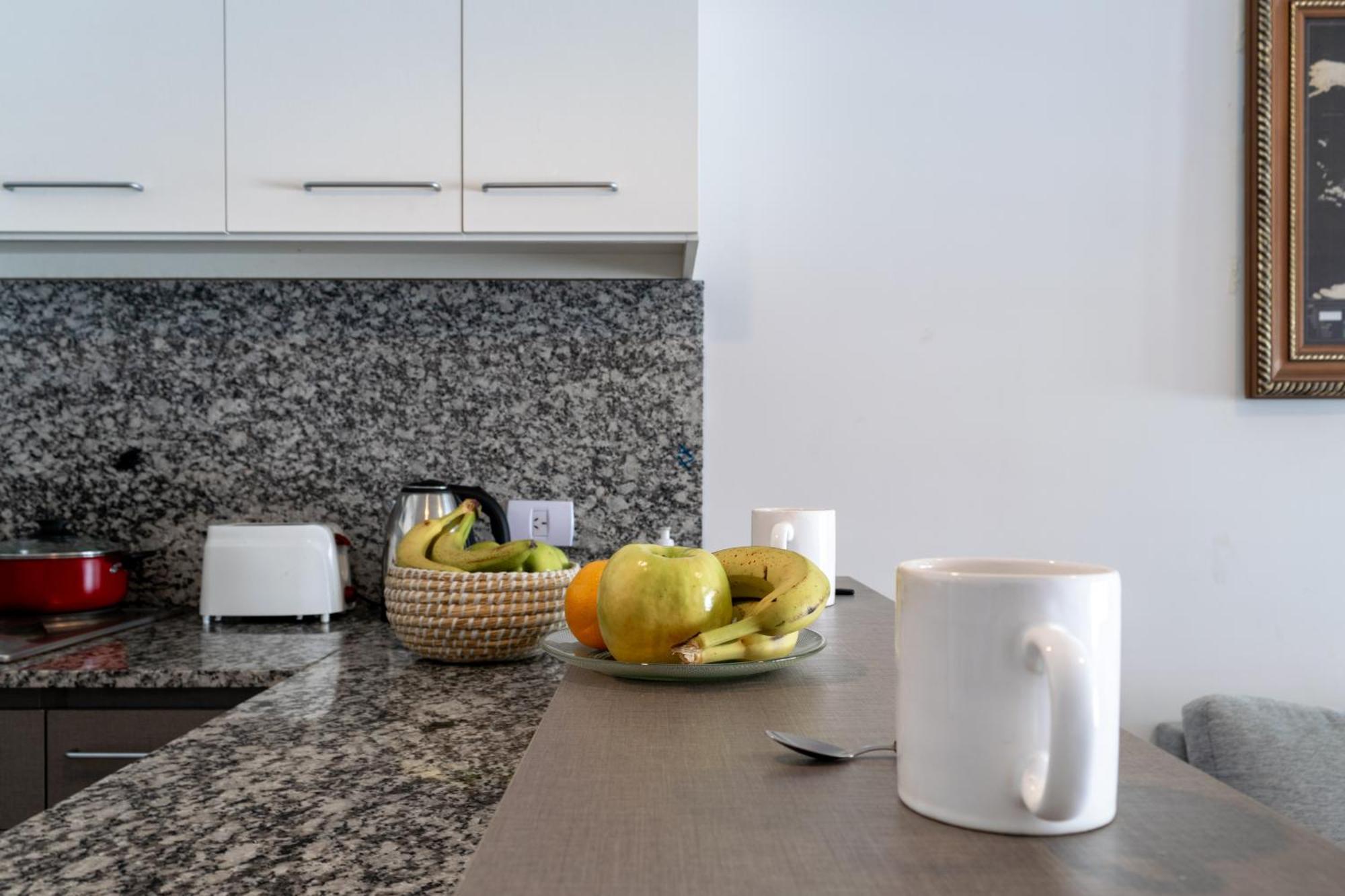 Apartamento Rawson Park A Media Cuadra Del Hospital Italiano By Debarrio Aparts *