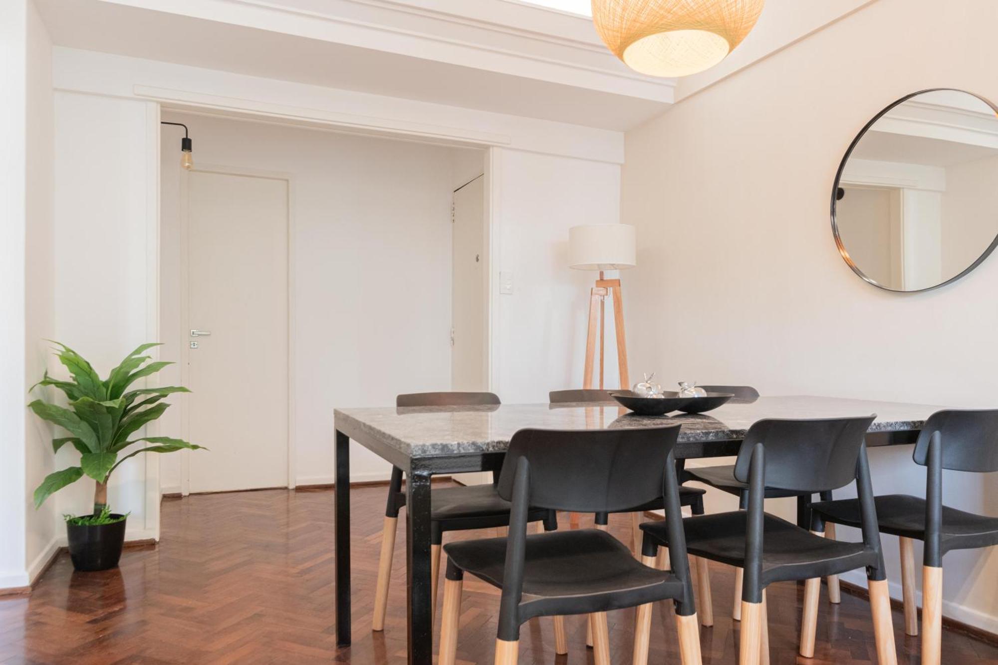 Fliphaus Sarmiento 4300 - 2 Bd In Almagro Сasa de vacaciones