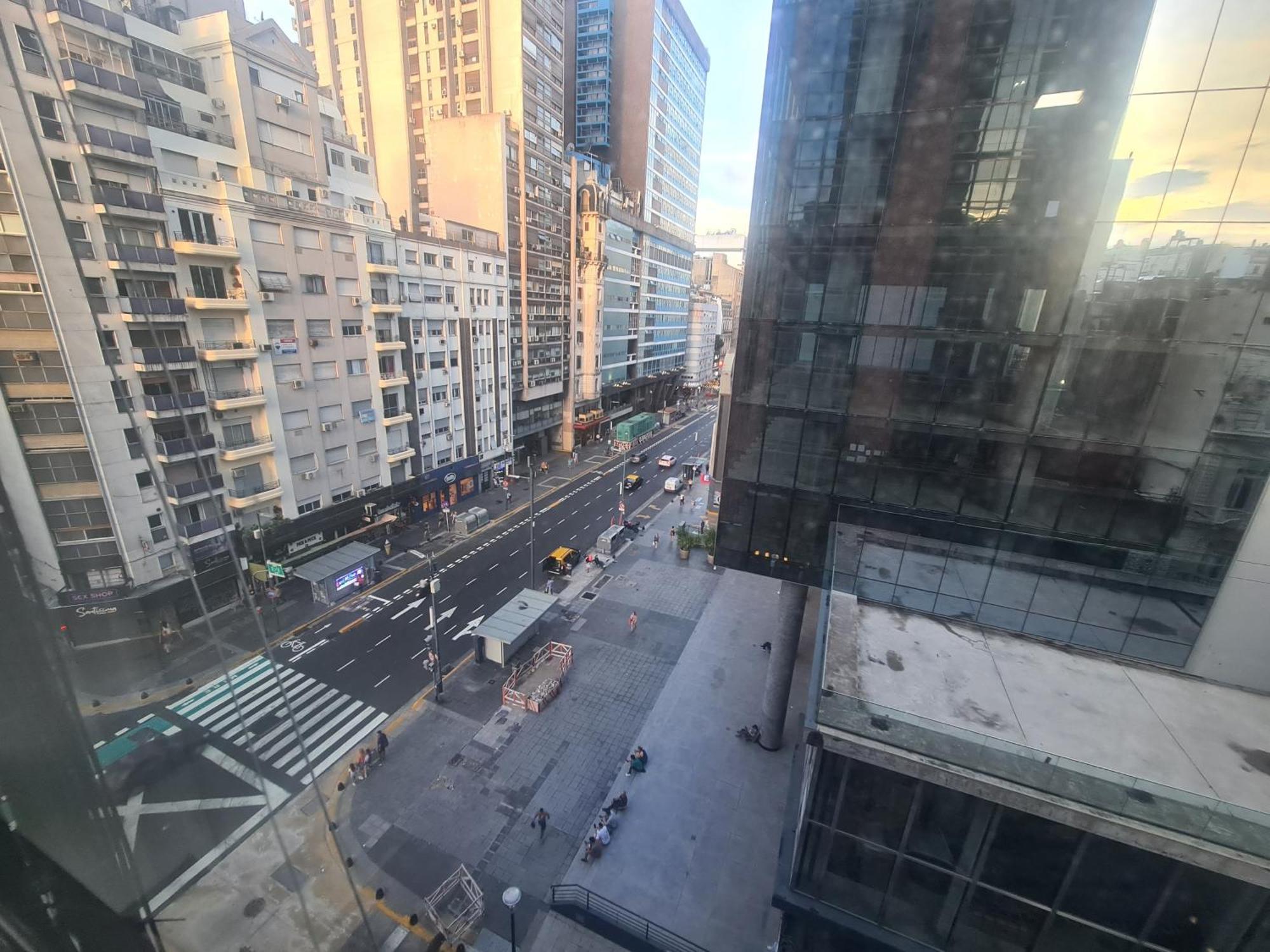 Av. Corrientes 818/820, Ciudad De *